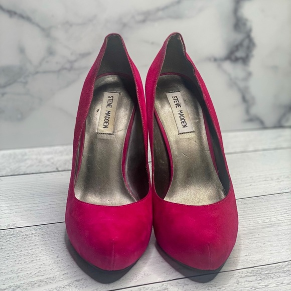 Steve Madden Suede Magenta heels - Picture 1 of 2